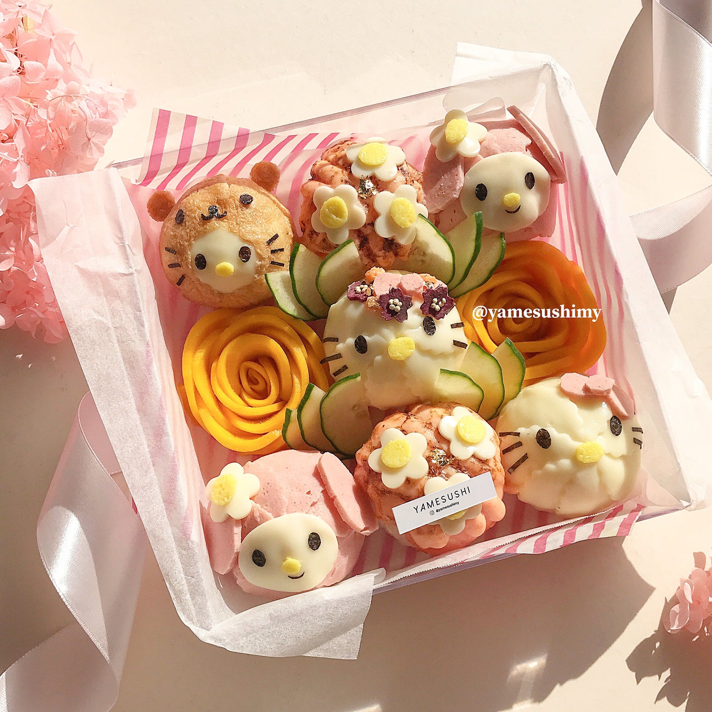 Hello Kitty Cute Cute Sushi Gift Box