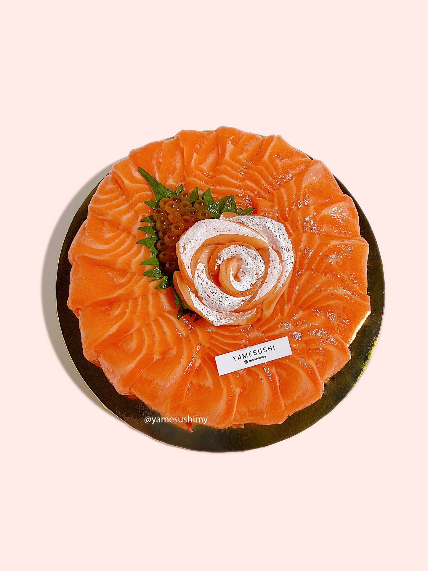 Round Shaped Salmon Toro Cake