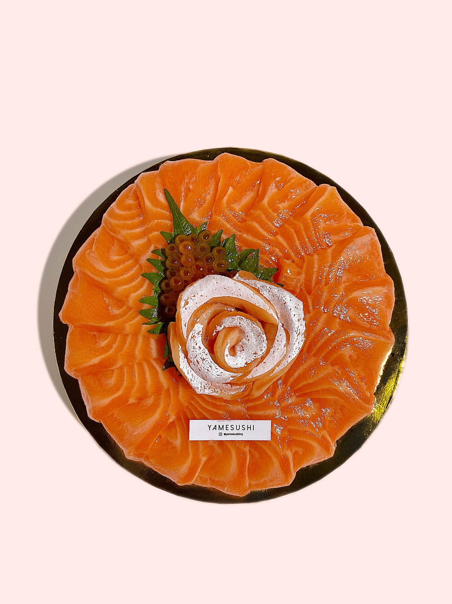 Round Shaped Salmon Toro Cake